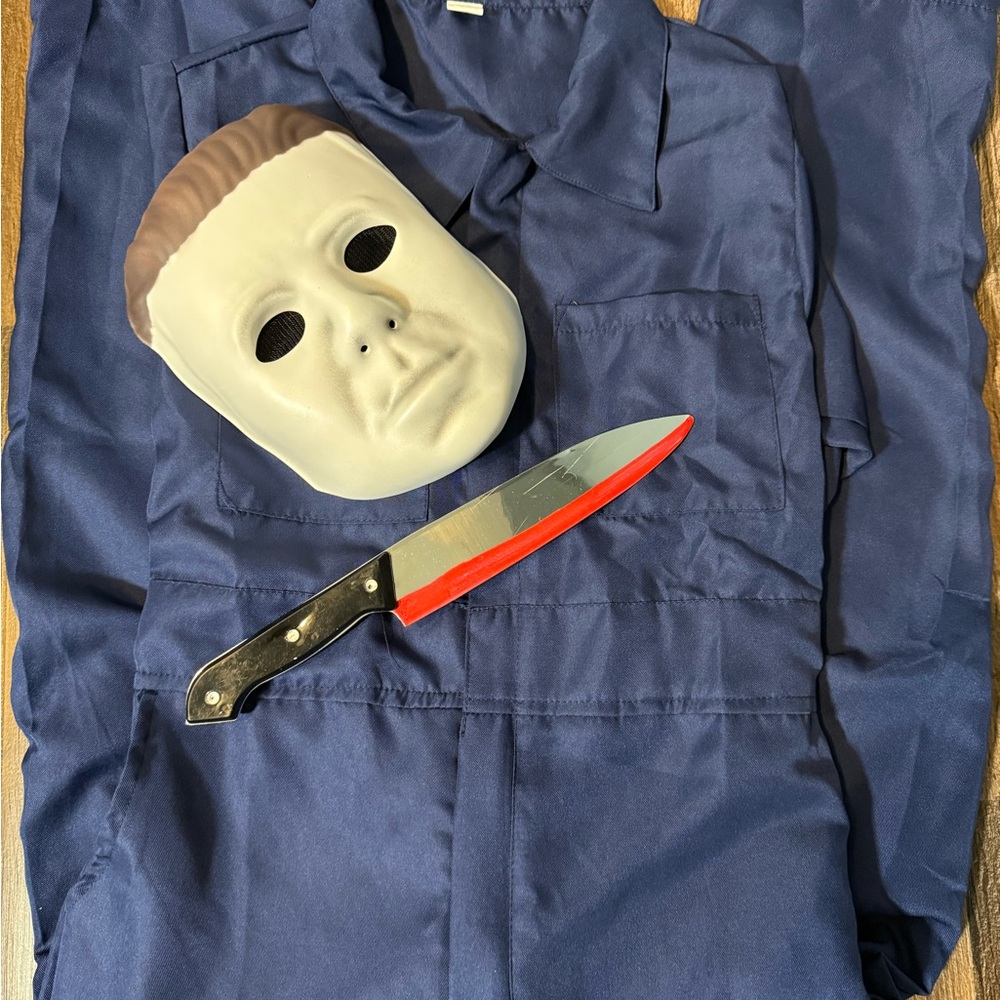 NEW!! Kids Large 10-12 Costume with Mask & Knife
